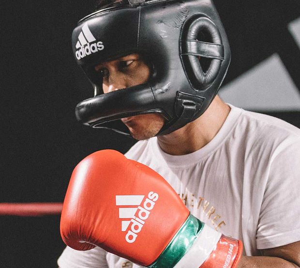 Шлем боксерский с бампером Adidas Pro Full Protection Boxing Headgear adiBHGF01 черный 620_553